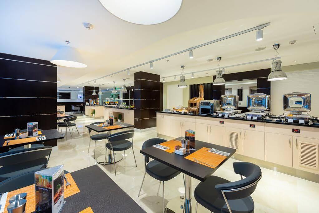 Premier Inn Doha Airport Eksteriør bilde